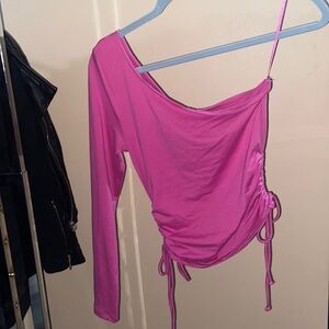 🌷NWT one shoulder top
